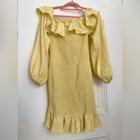 Mellow Yellow Off-Shoulder Bishop Sleeve Ruffle Hem Shirred Bardot Dress size(L) - Picture 5 of 7